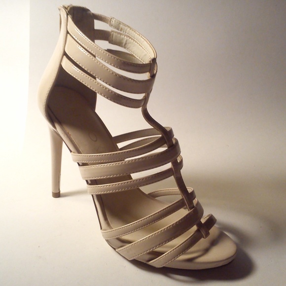 Ladies shoes - Picture 1 of 8